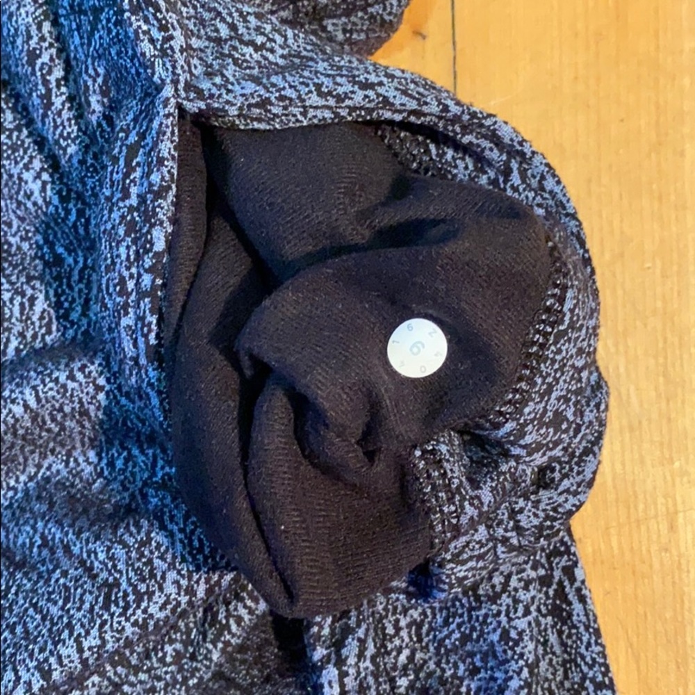 Lululemon pattern pullover - Picture 6 of 6